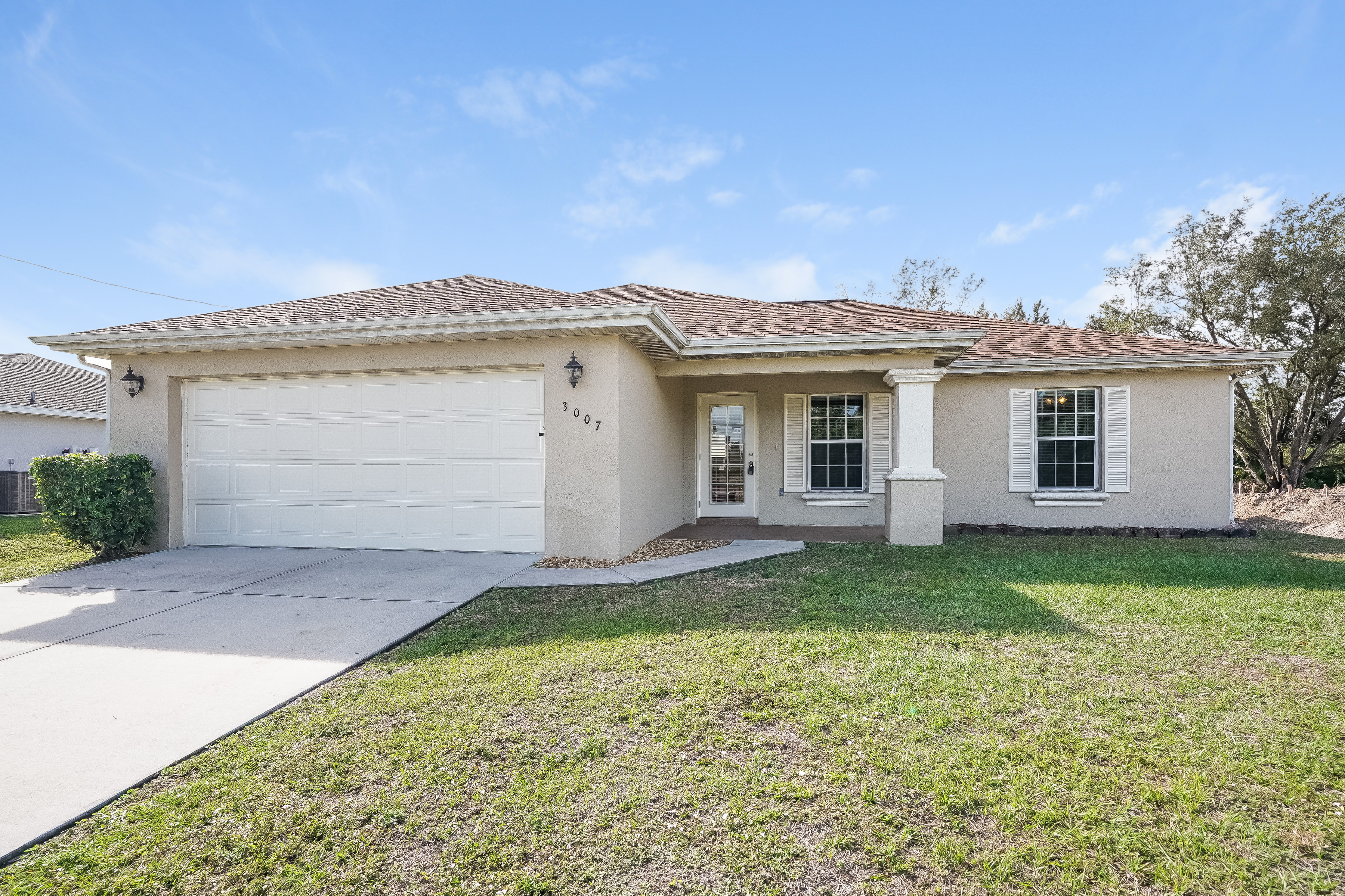 3007 10th St SW Lehigh Acres, FL 33976